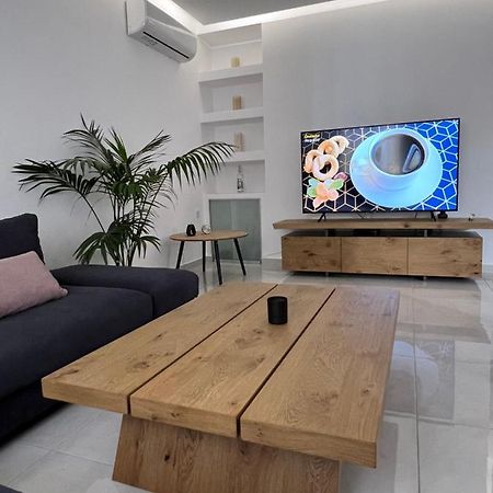 Modern Apartment Close To Airport With Gym And Bbq Kandiye Dış mekan fotoğraf