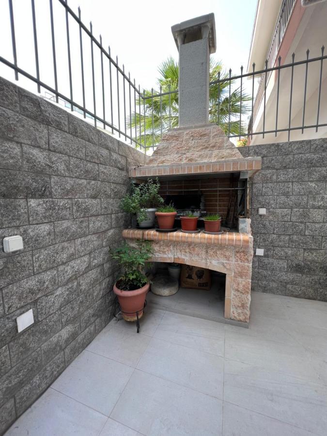 Modern Apartment Close To Airport With Gym And Bbq Kandiye Dış mekan fotoğraf