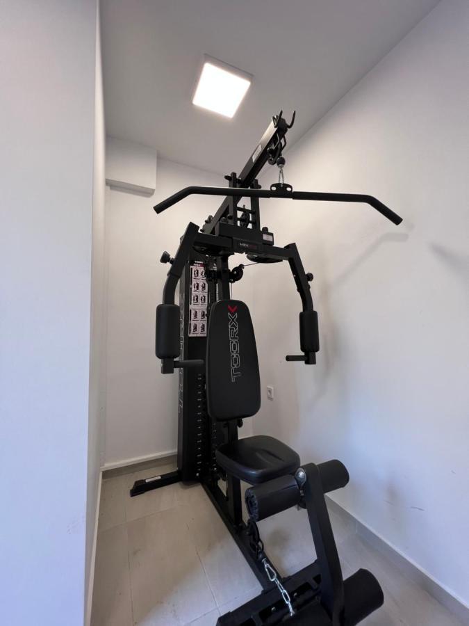 Modern Apartment Close To Airport With Gym And Bbq Kandiye Dış mekan fotoğraf